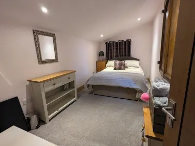 Cozy Cottage Close to Haworth Sleeps 2 with Garden Hotels near Haworth Station
