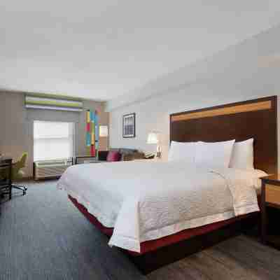 Hampton Inn & Suites Fort Myers Beach/Sanibel Gateway Rooms