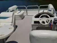 Peace, Privacy and a Pontoon!! No steps in home or to water! Hotels in Washington