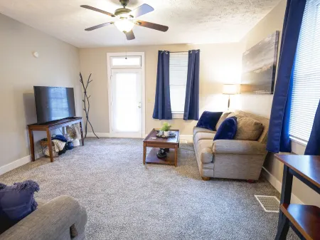 Lafayette's Accessible Abode Отели в г. Лафайетт