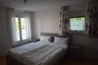 Spacious Apartment with Park View – Ideal for Families & Business Travelers Hotels near Michael Hörmann Gartenpflege