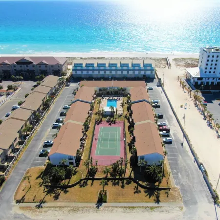Oceanfront 3Bed 3Bath with Loads of Fun Things Inside!