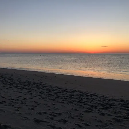 5 Min Walk to Nauset Beach, Heated Pool & Hot Tub