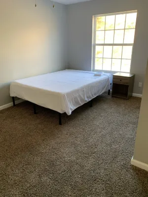 Townhome near Cheat Lake. Minutes to I-68 & approx 6 miles to WVU Stadium