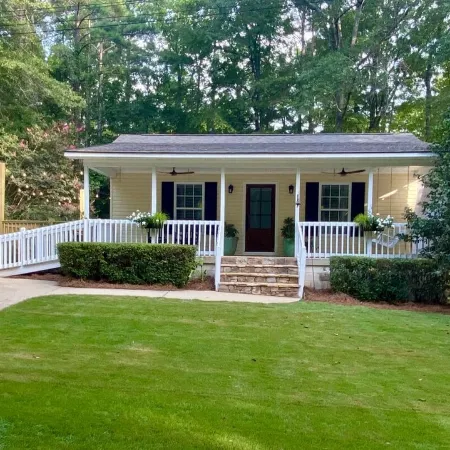 Cozy cottage in Salem with a short drive to Auburn/Opelika Al or Columbus, Ga
