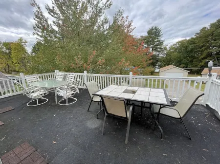 Atwood Lake Large Family Retreat