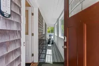 Sebago Breeze Lake House