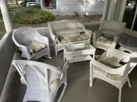 Ada’s Guesthouse- historic home close to lake, shopping, parks, trails, BVU - Wi-Fi