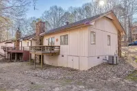 Golf Lover's Getaway! Cozy 2Br/2BA Townhome, Walk to DeSoto Golf Club! Hotels in Hot Springs Village