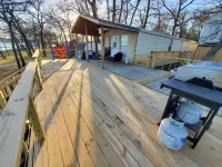 Waterfront Lake Cottage, Spacious Outdoor Deck! 🐕 🐶  BBQ grill and Firepit!