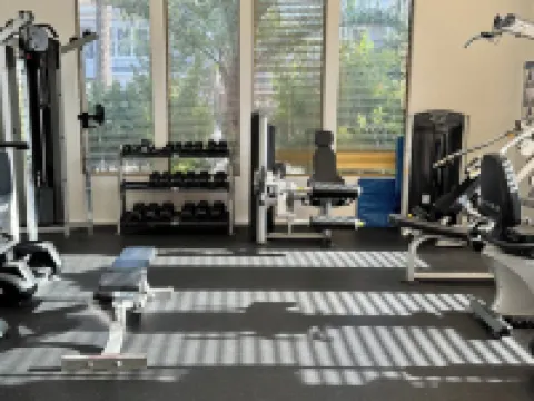 3-bedroom condo in beautiful Scottsdale with AC, WiFi, fitness room