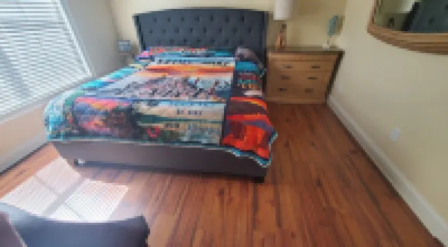 WATERFRONT Lake House w/ King Beds, close to Casinos