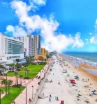 Rare Find, Inlaw suite, Oceanviews, Outside Dining, and Walk to Beach!