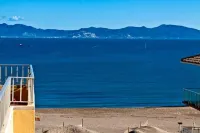 L'escala: Apartment AT THE SEASIDE