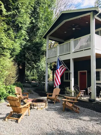 Minutes to HUNDREDS of wine tasting rooms/wineries!