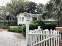 Downtown waterfront Walking Distance to Everything!