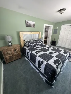 Cabin located on private homestead, with fun activities and beautiful views