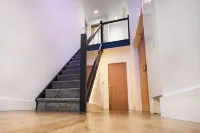 Sleeps 12 | Family + Event Space Near Manchester City Center with Hot Tub