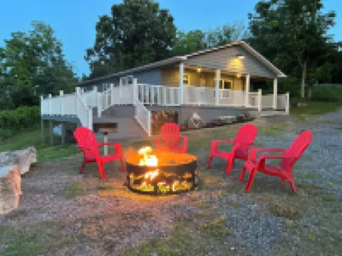 Scenic views, Fire Pit, CozyClose to the Buffalo National RiverPet friendly