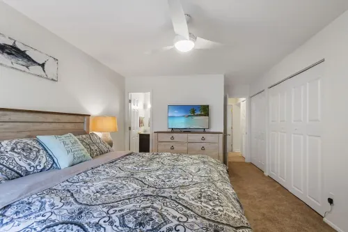 Turtle Cove Condo--- Steps to Siesta Key Beach