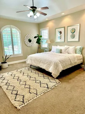 Wonderful large family home, pool, hot tub, outdoor kitchen, Bear Claw Poppy