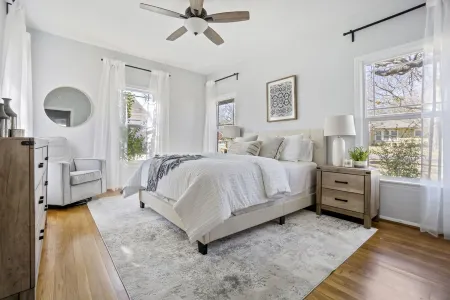 Quaint and Cozy Historic Home in Downtown Weatherford