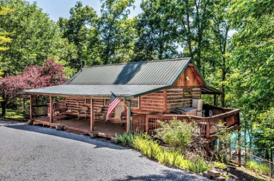 Lakein' It Easy With Private Dock