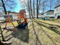 Family friendly Spacious 4 bedroom 3 bathroom getaway
