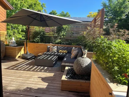 The Buddha House - Luxurious North Boulder Retreat Отели рядом с достопримечательностью «Boulder Museum of Contemporary Art»