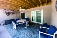 Steps away from Beach- Dog Friendly
