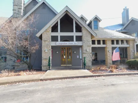 Studio 1321 at Longhollow Point Inn