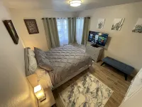Cheerful Two Bedroom Bungalow Newly Remodeled! Arcade games, Air Hockey Table.