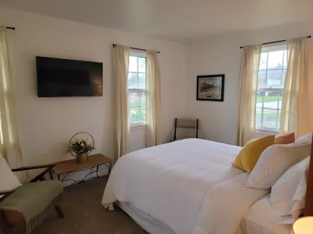 Grace Cottage - Black Hills home, centrally located in Legendary Sturgis!