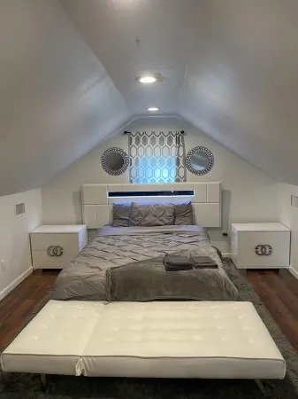 beautiful Modern apartment, close to everything ! Отели рядом с достопримечательностью «Публичная библиотека Хиксвилль»