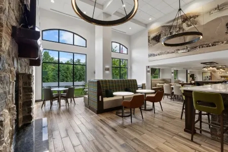 Hampton Inn & Suites Lake George