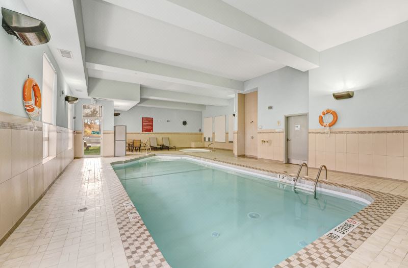 Holiday Inn Express & Suites Edmonton South by IHG photo 2
