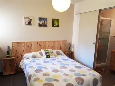 Vacation Rental Bassin d'Arcachon 2/3 Pers Quiet Location Close to Amenities and Beach Hôtels à proximité de : Lac de la Magdeleine