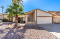 NEW Charming 3-bedroom house with POOL in Chandler Hotels near Jared