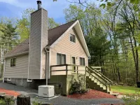 Pocono Pines Chalet Hotels near Camp Speers YMCA