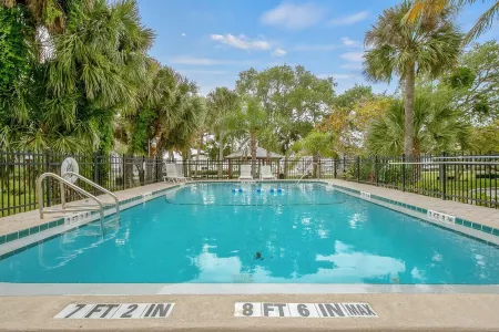 Haven Harbor Getaway Отели в г. Мельбурн