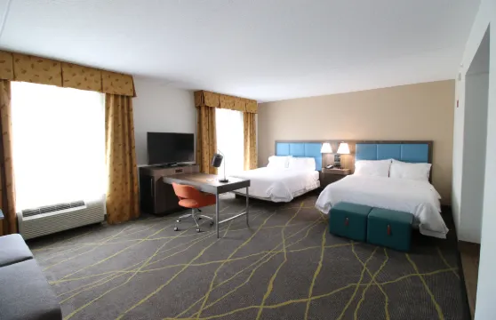 棕櫚灘海岸歡朋套房酒店