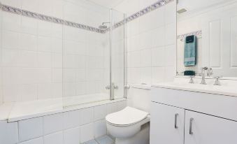 Entire 2 Bedroom apartment near UNSW & Hospitals