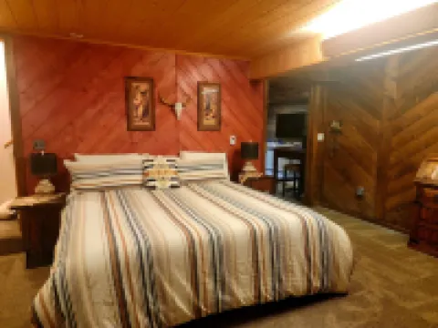 Charming Mountain Chalet with Stunning Views