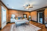Enjoy Beautiful Historic Franklin Here!