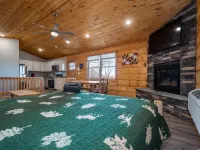 Mountain Life Hotels in McHenry