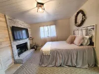 Near Sierra Nevada & Biltmore 4BR/2BA 1 minute to Asheville Airport/Ag Center.