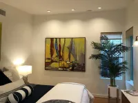 Ideal location, Minutes to Beach & Abbott Kinney, lots of parking - 3-Star
