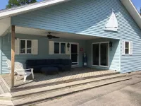Waterfront Vacation Home Directly on Hubbard Lake - East Shore - Wifi