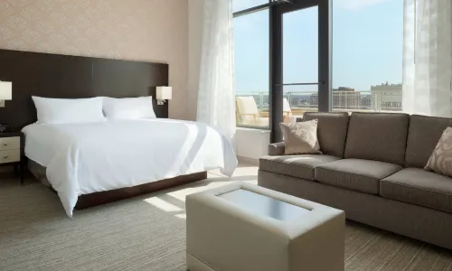 Embassy Suites by Hilton Louisville Downtown