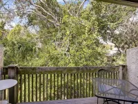 "Beautiful two-bedroom condo just steps away from the beach Hotels near Noble Tide Perfumery & Rare Cargo